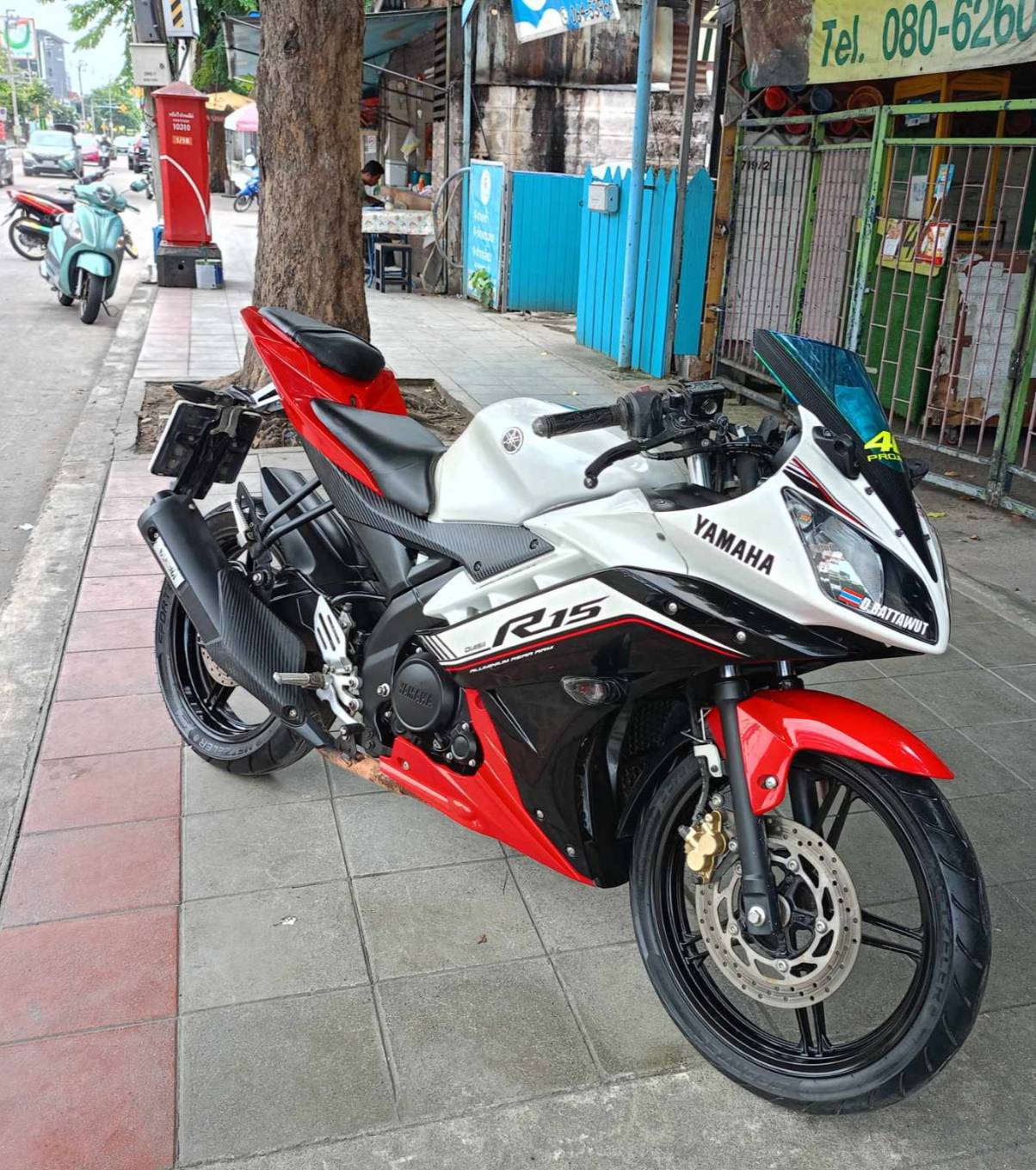 (ปิดการขายครับ) ส่งชลบุรีอีกคัน Yamaha r15 150 ซีๆ สีขาวดำแดง
