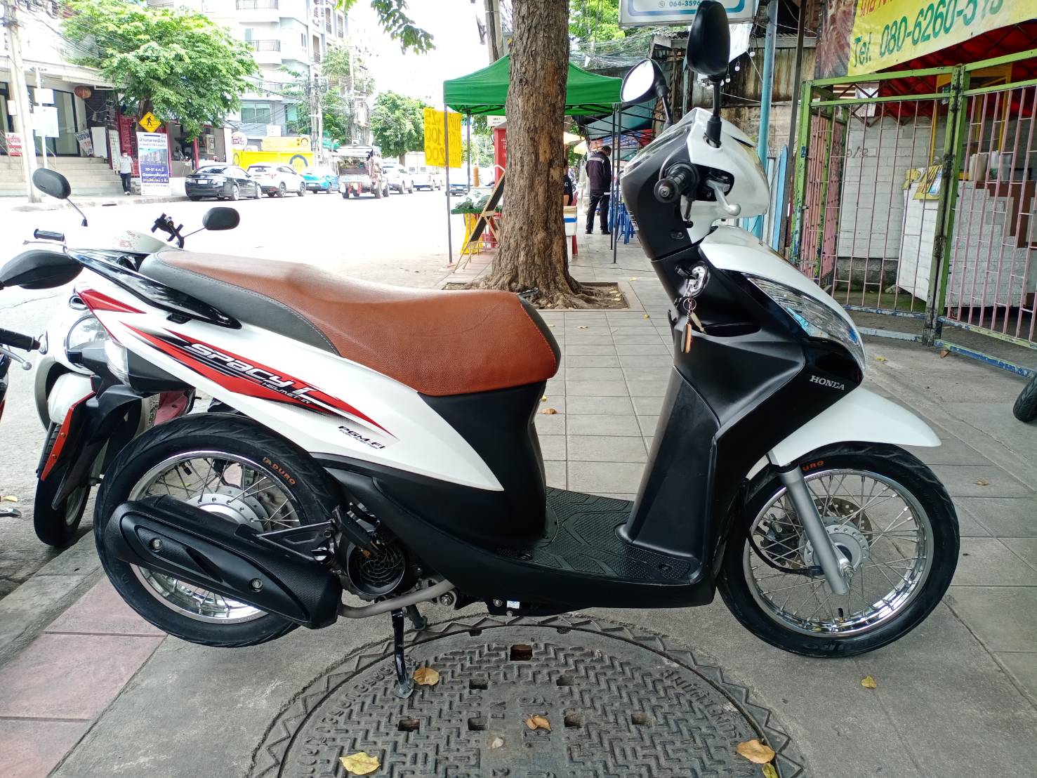 ((ขายแล้ว พร้อมส่งถึงบ้าน))specy สีขาวดำ รถสวยมาก