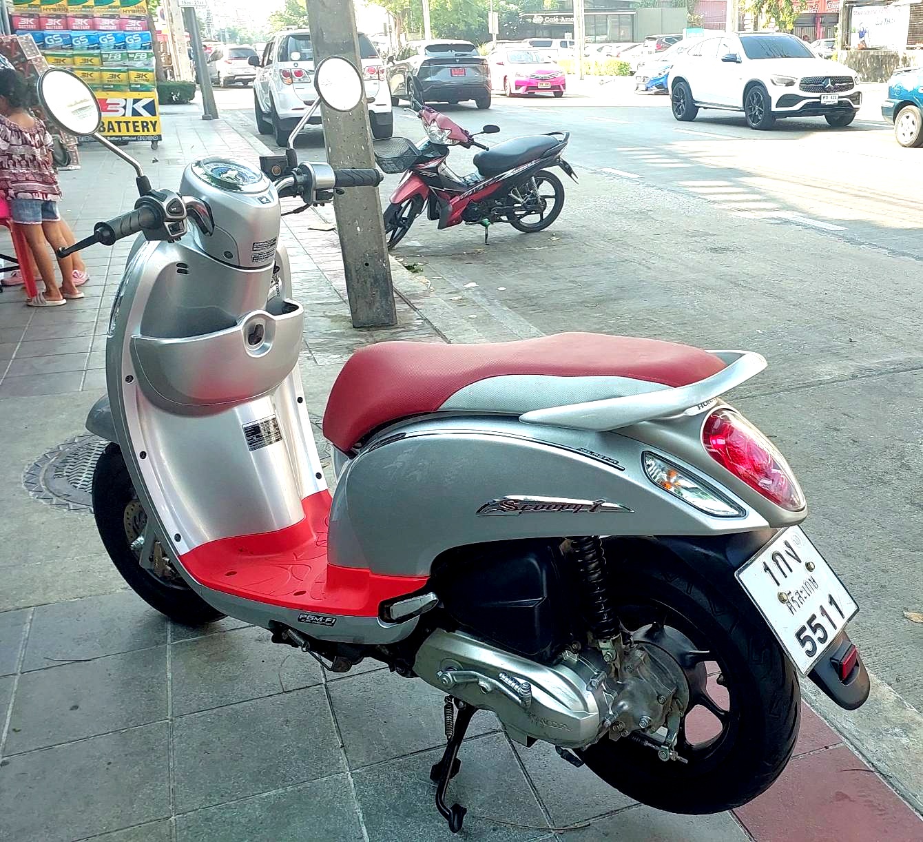 (ปิดการขายครับ ) scoopy i ตัว top ล้อแม็ก สีเทา สีสวย เครื่องดี