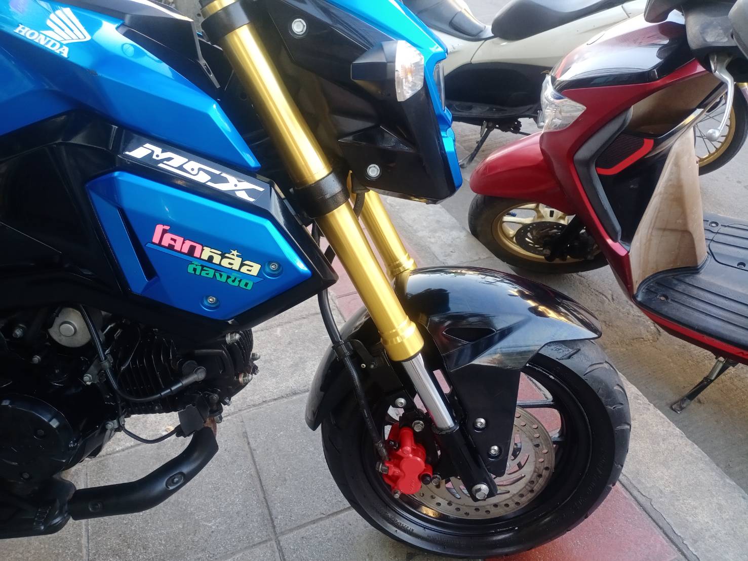 (ปิดการขาย) พร้อมส่งสิงห์บุรี ขอบคุณวัยรุ่นสิงห์บุรีครับผม msx sf 2017 สีน้ำเงินสีวัยรุ่น