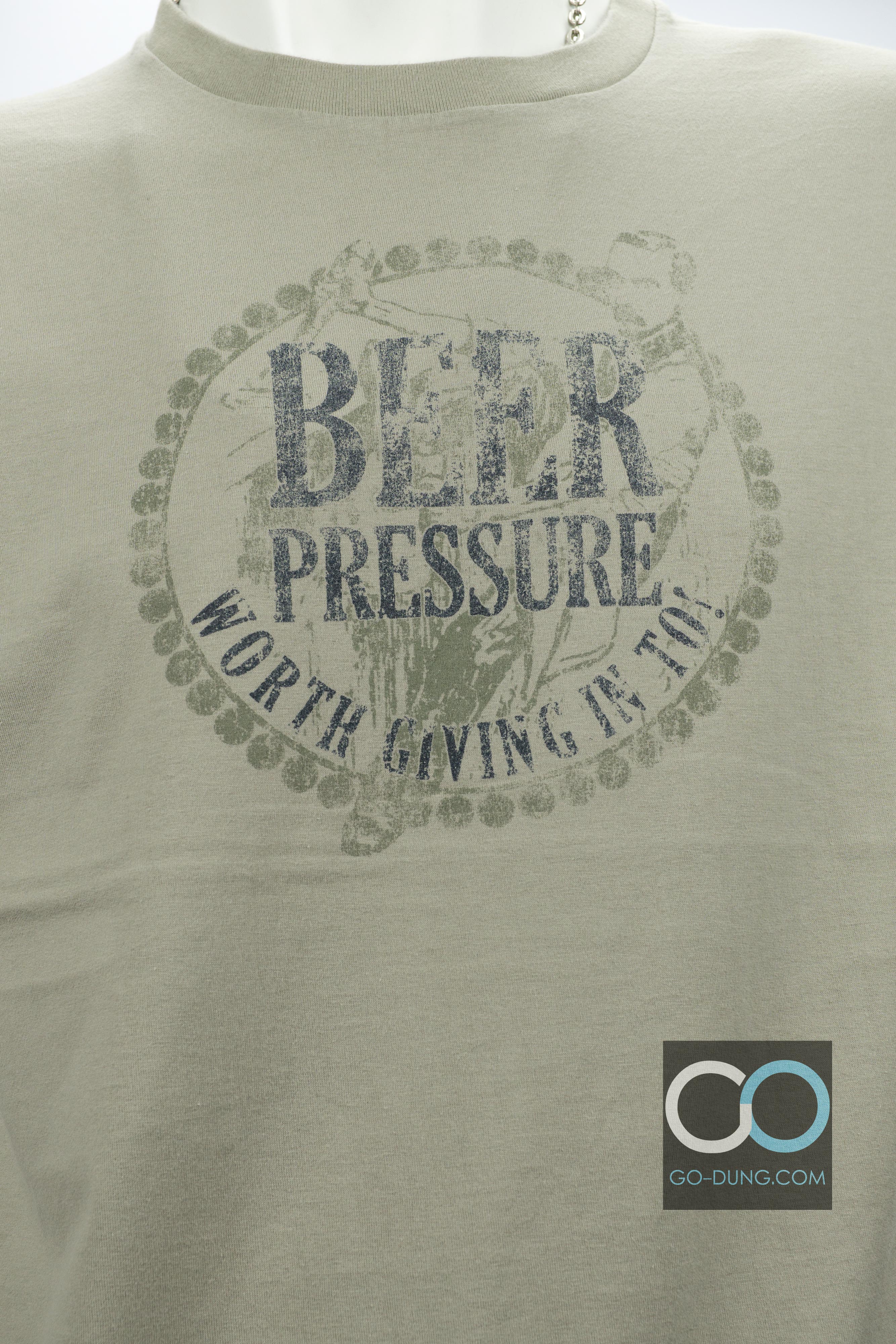 เสื้อยืดแบรนด์มือสอง OLD NAVY : BEER PRESSURE ผ้า 100 คอตตอน