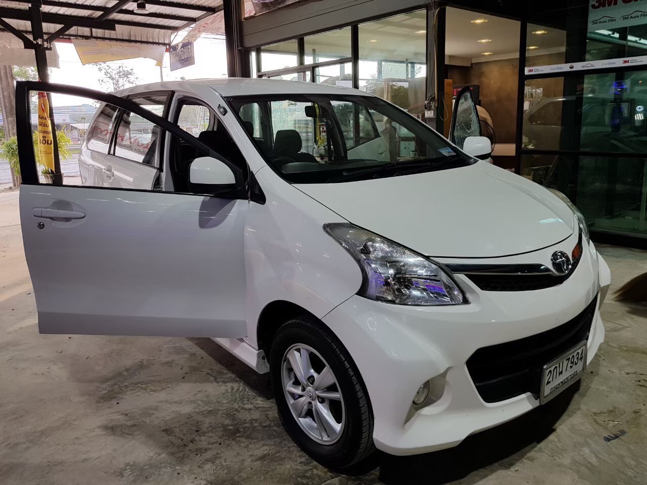 💥🚘🌈Toyota Avanza 7 ที่นั่งตัวท๊อบเกียร์ออโต้ให้เช่า🌈🌴👒 ราคา 1500 บาท/วัน ที่ หาดแม่รำพึง ระยอง สำเนา