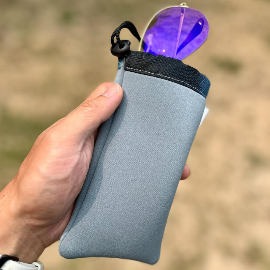 Leaf Greener Me ถุงใส่แว่นตา Upcyled Sunglasses Case รีไซเคิล ผลิตจากชุดดำน้ำ พกพาสะดวก ง่ายต่อการใช้งาน