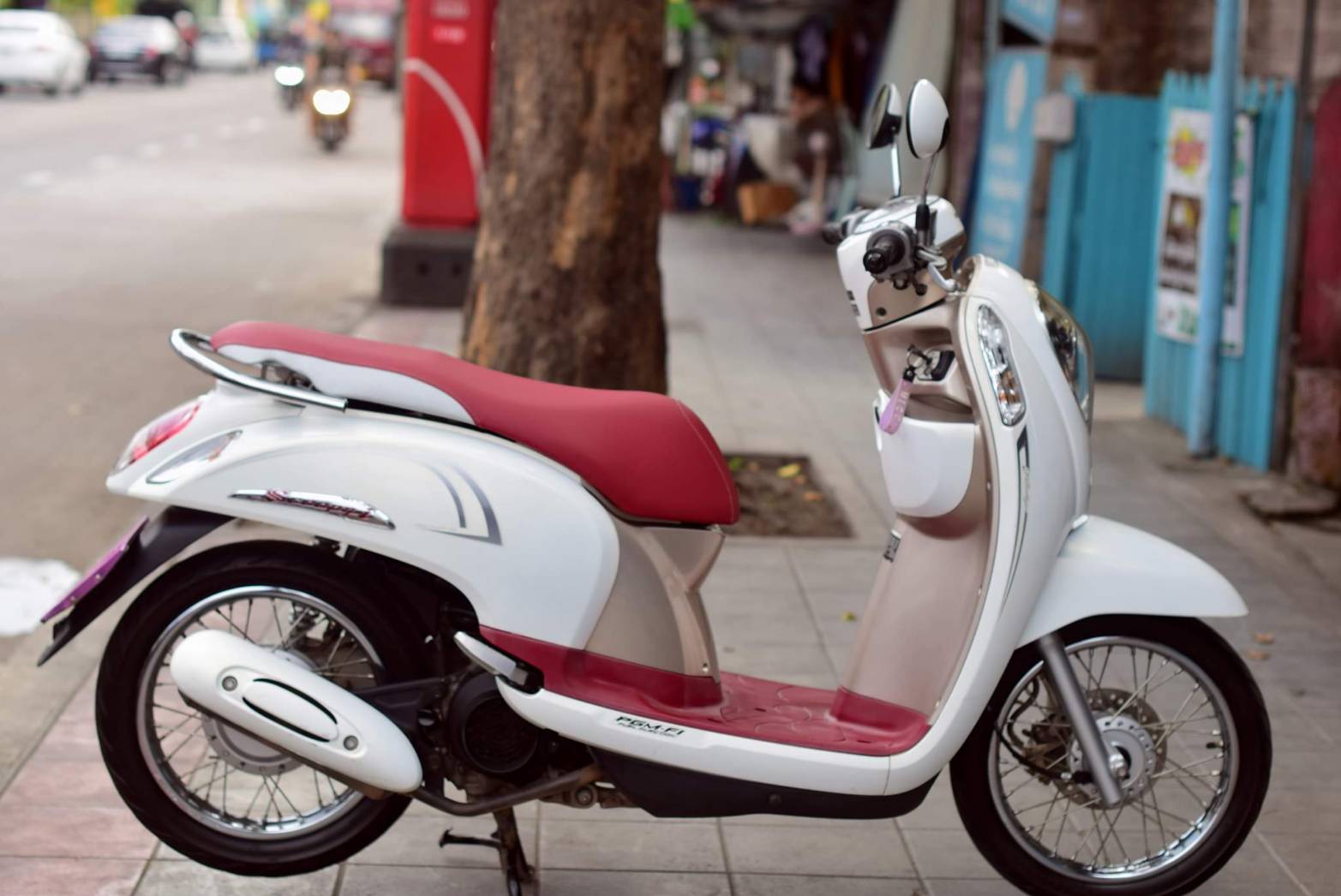 (ปิดการขาย) scoopy 2017 สีขาว น้ำตาล สวยสะอาดตา