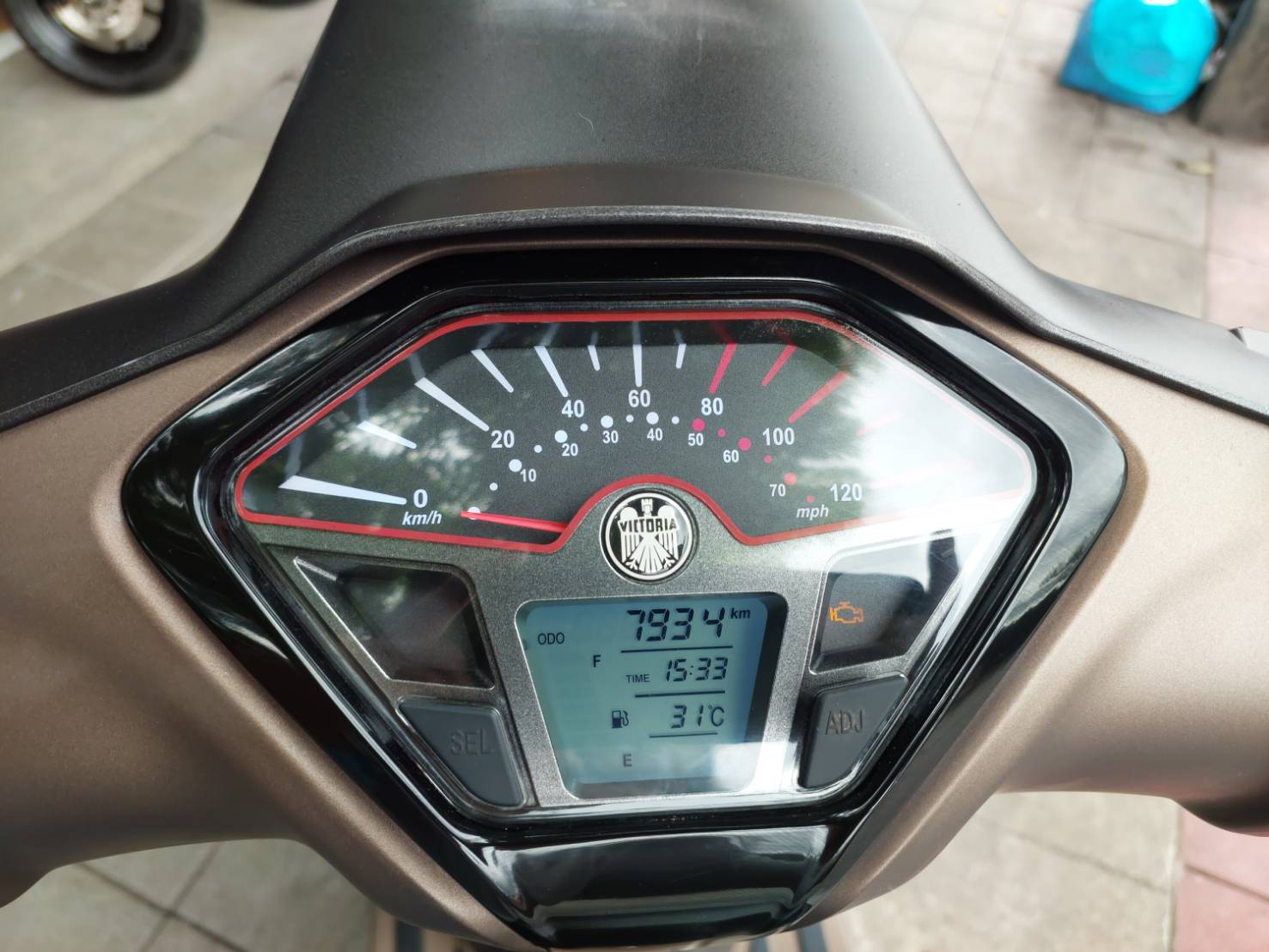 (ปิดการขาย) KEEWAY victoria 200 สีดำ 2023 รถคลาสสิคย้อนยุค 60 ร่ามสมัยด้วยระบบไฟ LED รอบคัน