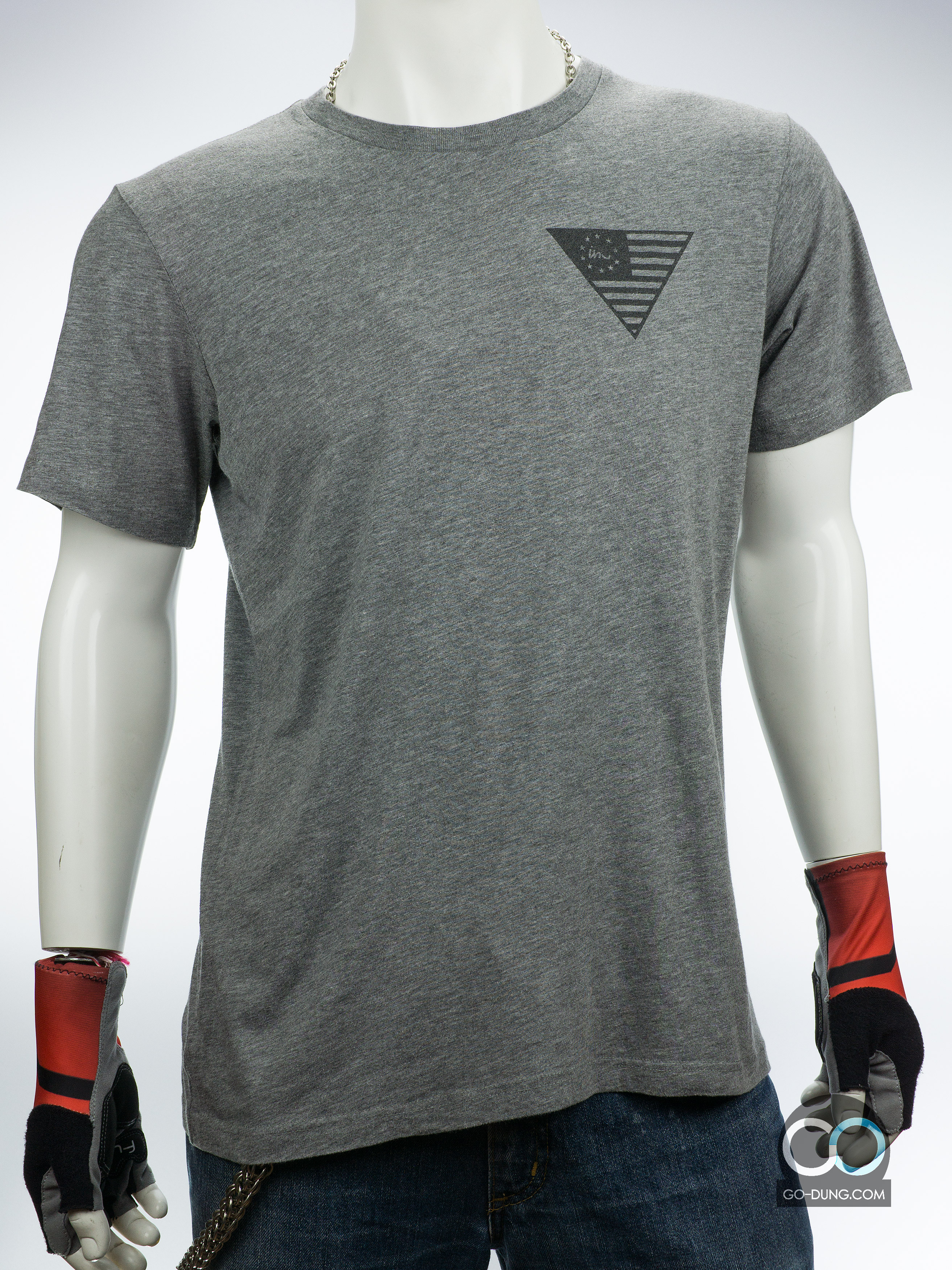 เสื้อยืดมือสอง THE UNDER ACHIEVERS ลายธงชาติอเมริกา ผ้า 100 คอตตอน