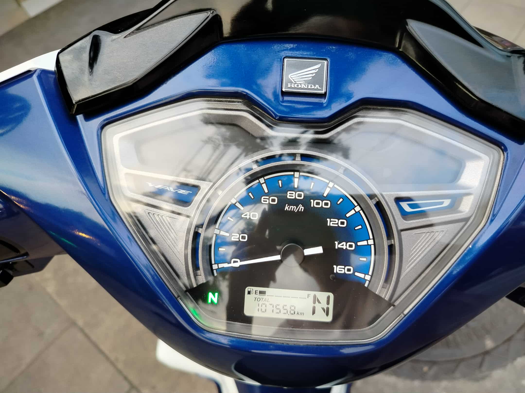 เวฟ 125 i สีขาวน้ำเงิน 2024 ไมล์ดิจิตอล