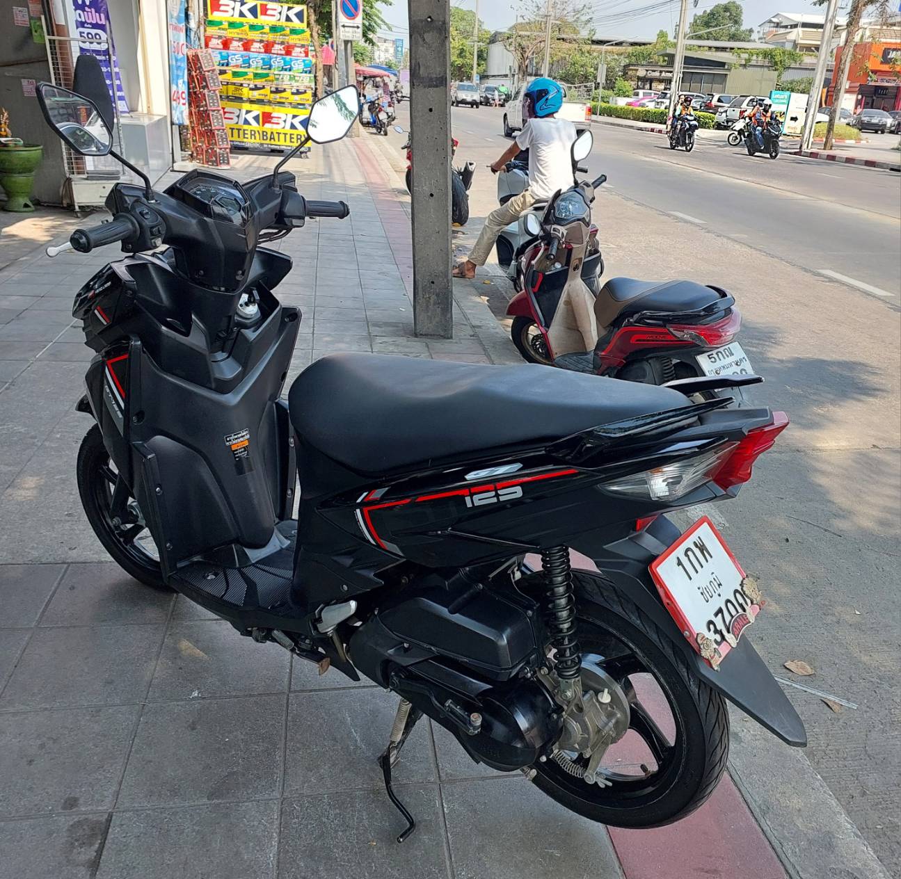 (ปิดการขาย) gt125 สีดำ เงาๆเข้มๆสวย จดทะเบียนปี 61