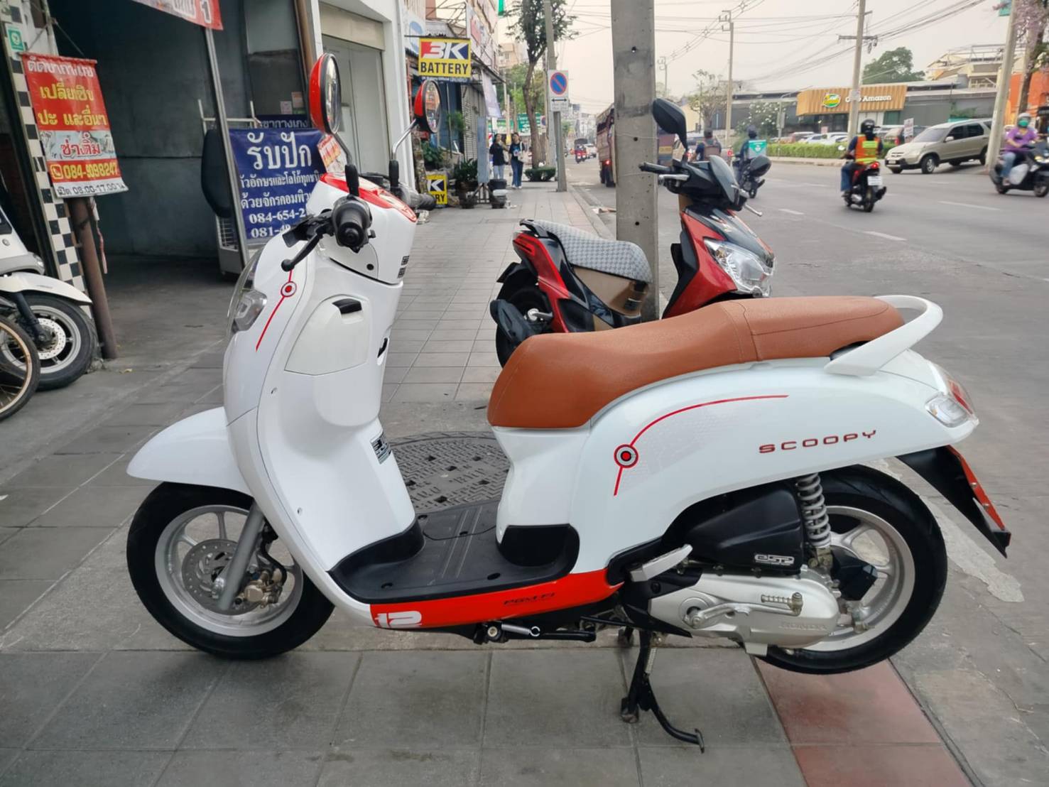 (ปิดการขาย) พร้อมส่งชลบุรีครับ scoopy ตัวใหม่ไฟหน้า LED