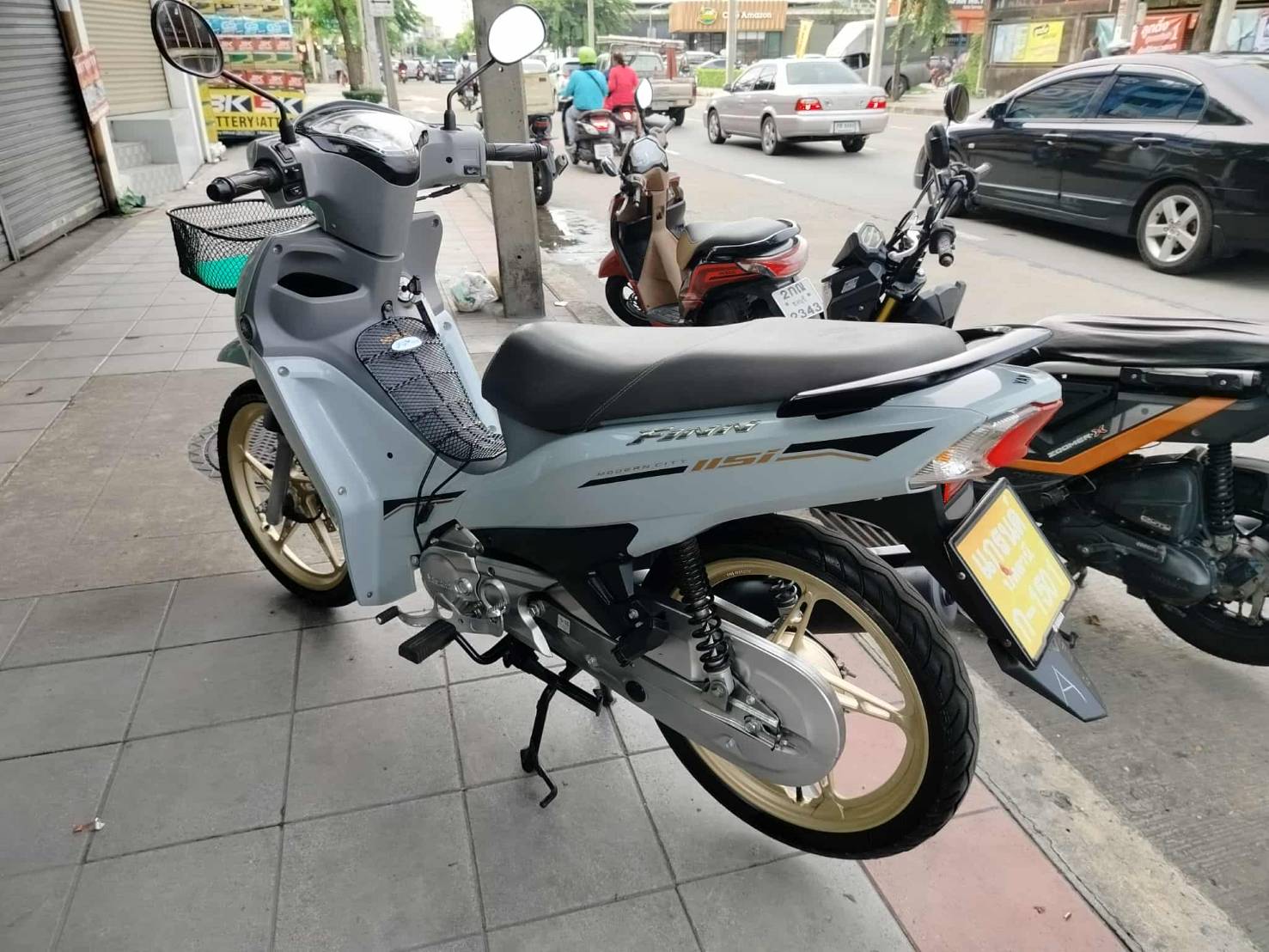 finn สีเทา ตัวใหม่ 2024 ล้อทองสวยๆจากศูนย์