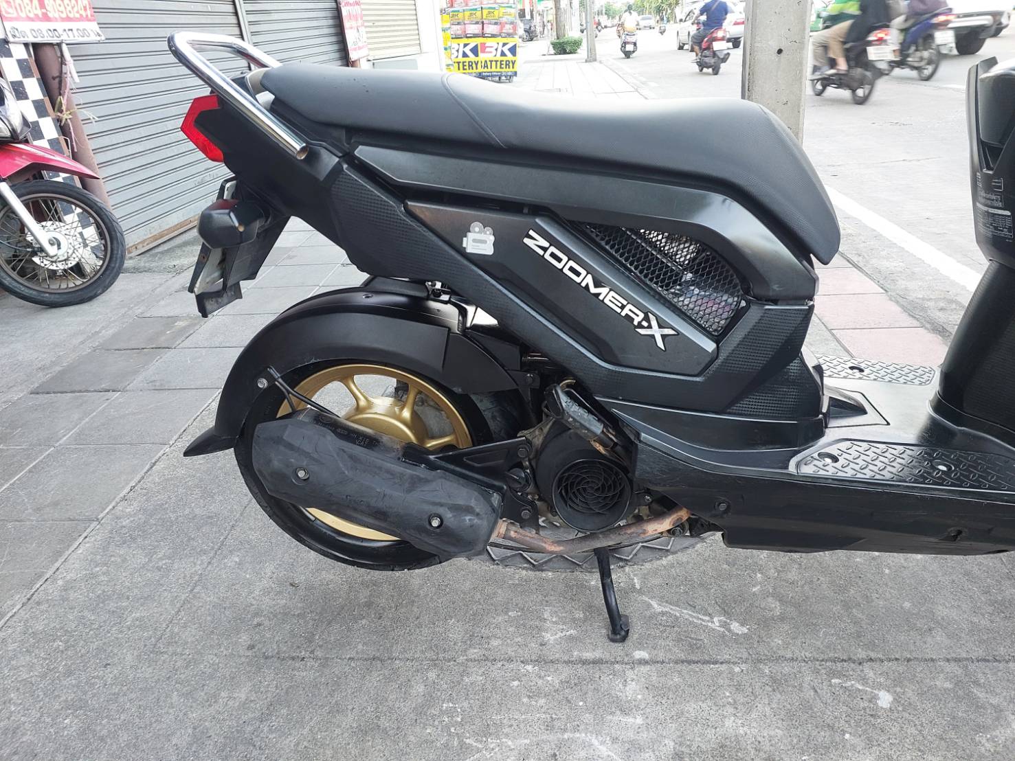 (ปิดการขาย) zoomer x สีดำ ไมล์แดง 2014