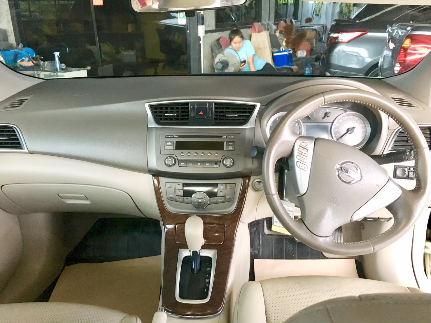 Nissan Sylphy ตัวท๊อบ 1600cc เกียร์ออโต้ ให้เช่า ราคา 1300 บาท/ วัน ที่...หาดแม่รำพึง ระยอง