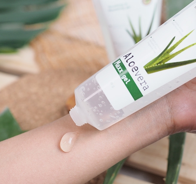 I nature Aloe vera maxx mois gel, nourishes the skin after sun exposure, free from alcohol and fragrances, colors.