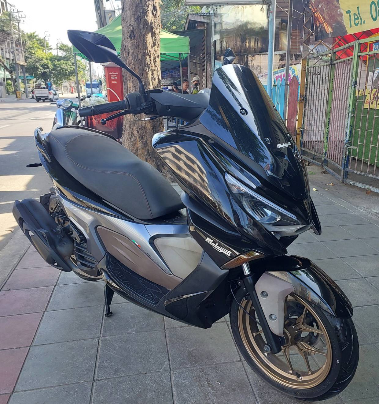 (ปิดการขายครับ) malaguti Madison 150ซีๆ สีดำปี 2022 ดิสเบรคหน้าหลัง
