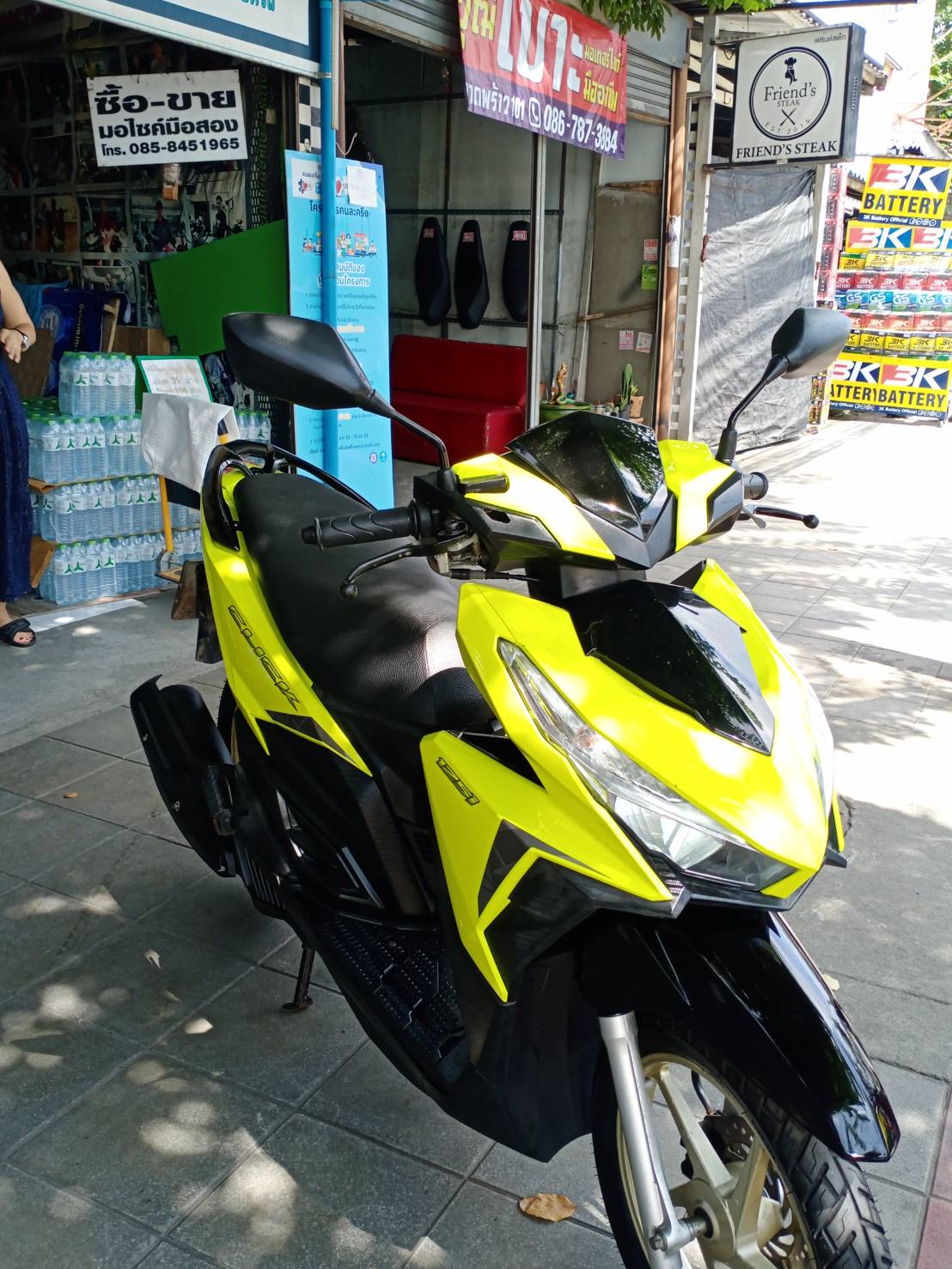 ((ขายแล้ว))click 125 led สีเหลืองมะนาวสวยๆ