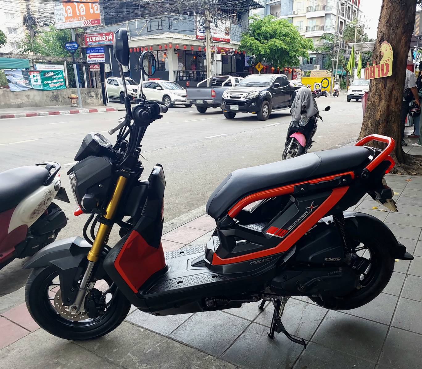 (ปิดการขาย) zoomer x สีดำแดง จดปี 2560 ไมล์ดิจิตอล เบลคคอมบาย มีระบบไอดีลิ่งสต็อป เฃ