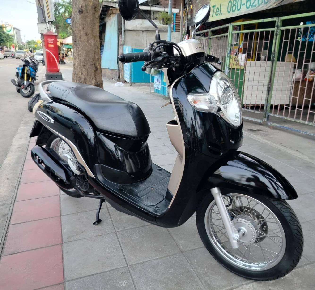 ปิดการขายครับ Scoopy i สีดำรุ่นไฟหน้า LED 2018