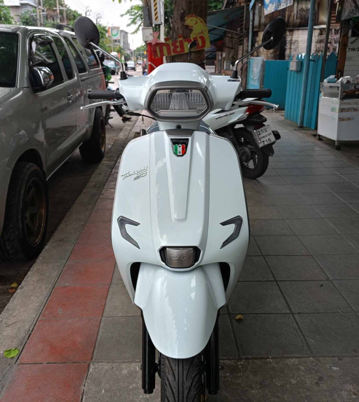 (ปิดการขายครับ) GPX tuscanny 150 cc สีขาวปี 2023 ไมน้อยๆ 3,000 กิโล