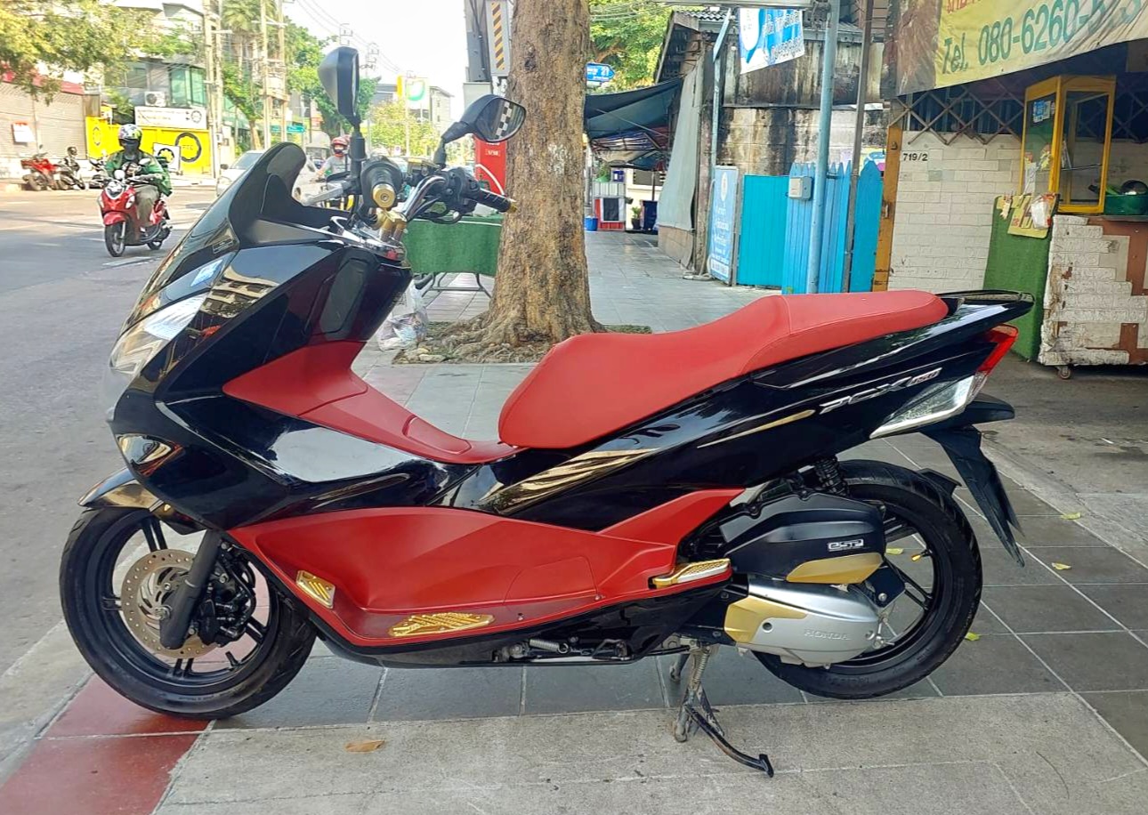 (ปิดการขาย)PCX 150 สีดำแดง ขอบคุณพ่อค้าจันทบุรีที่อุดหนุนครับ
