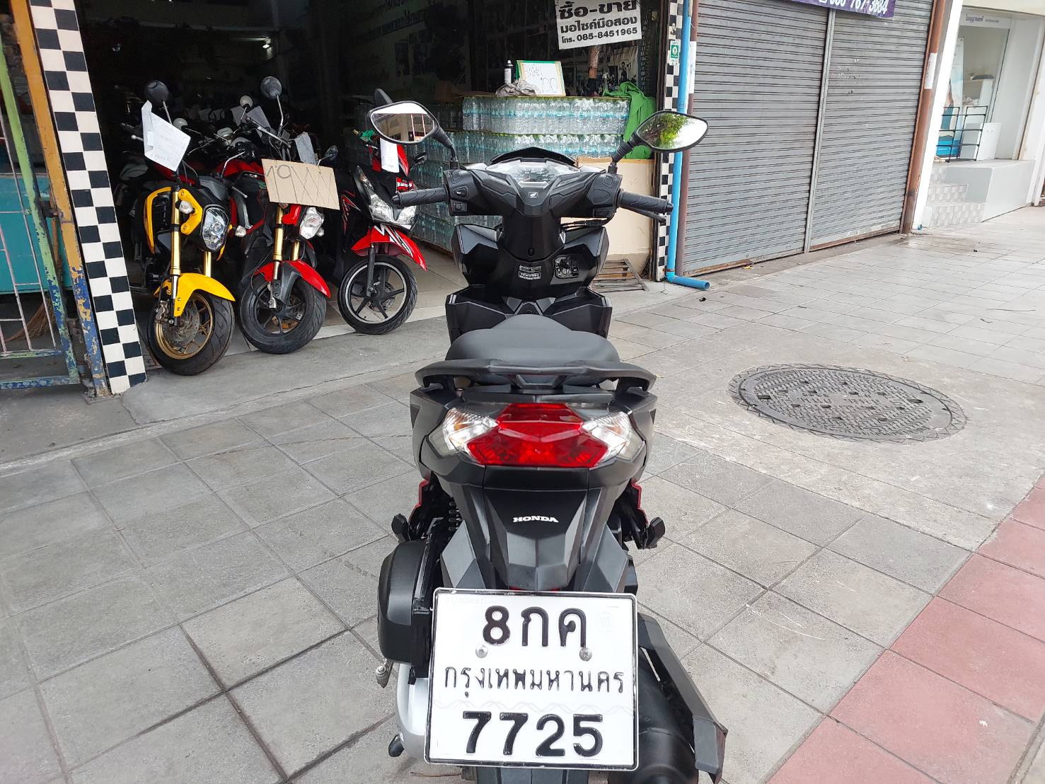 (ปิดการขายครับ) click 125 led สีดำด้าน ล้อแม็กซ์ เครื่องดี ทะเบียนกรุงเทพฯ