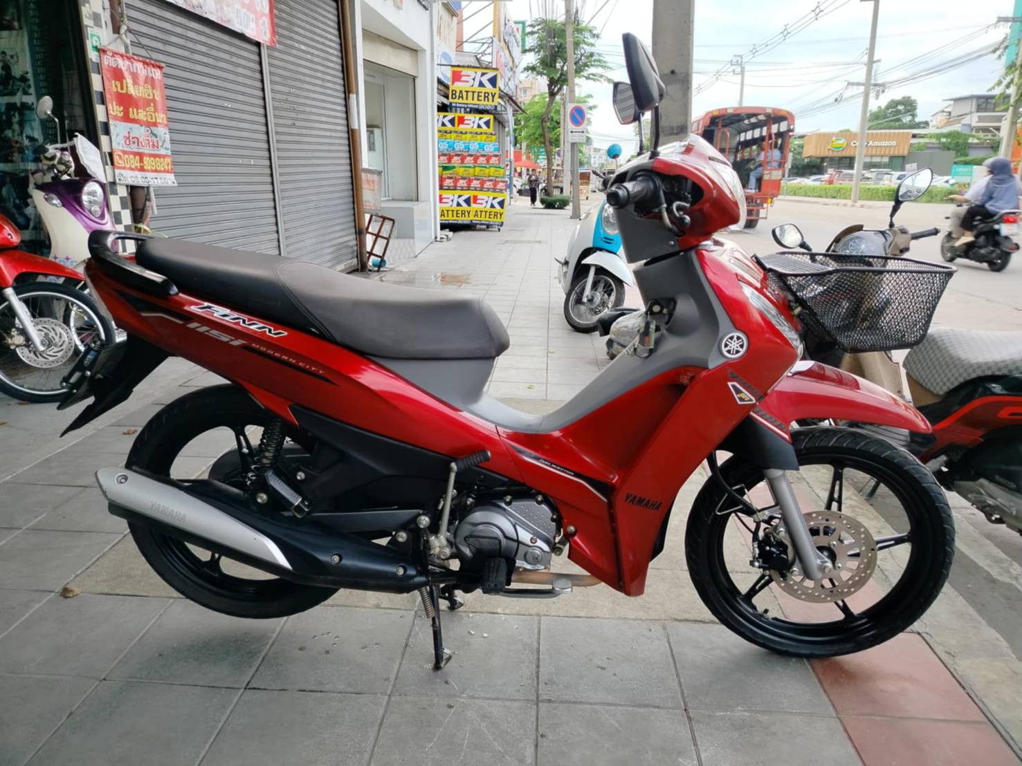 (ปิดการขายครับ) yamaha finn สีแดงตัวท็อปล้อแม็กสตาร์ทมือ จดทะเบียนปี 2024