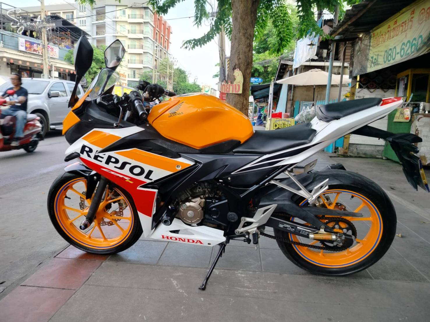 ปิดการขายครับ cbr 150r abs สีส้มตัวท็อป รุ่นใหม่ไฟหน้า led