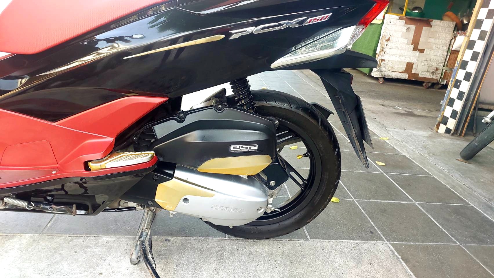 (ปิดการขาย)PCX 150 สีดำแดง ขอบคุณพ่อค้าจันทบุรีที่อุดหนุนครับ