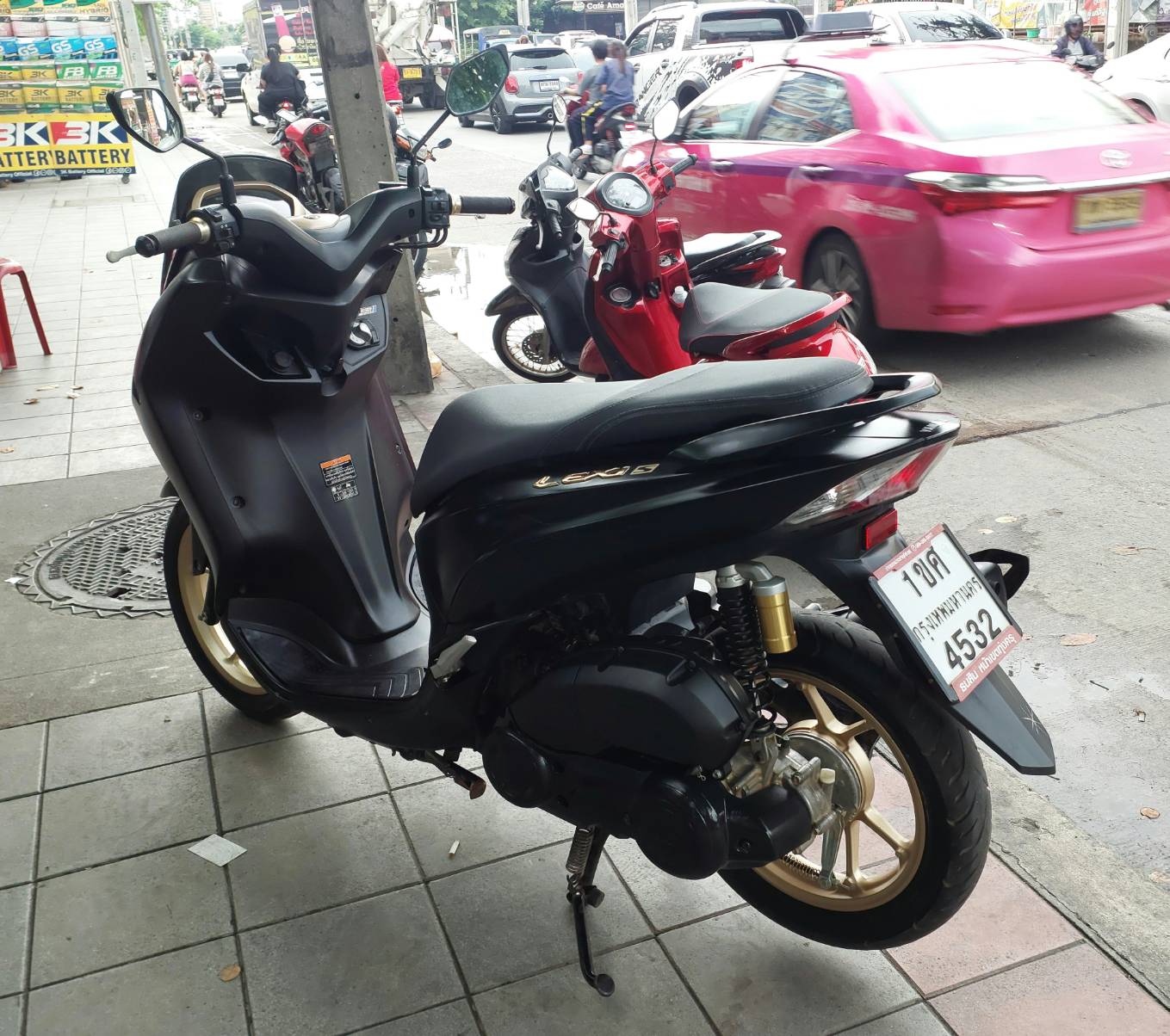 (ปิดการขายครับ) Yamaha Lexi 4วาร์ว แมกซ์ทอง ตัวท็อป กุญแจเป็นรีโมท