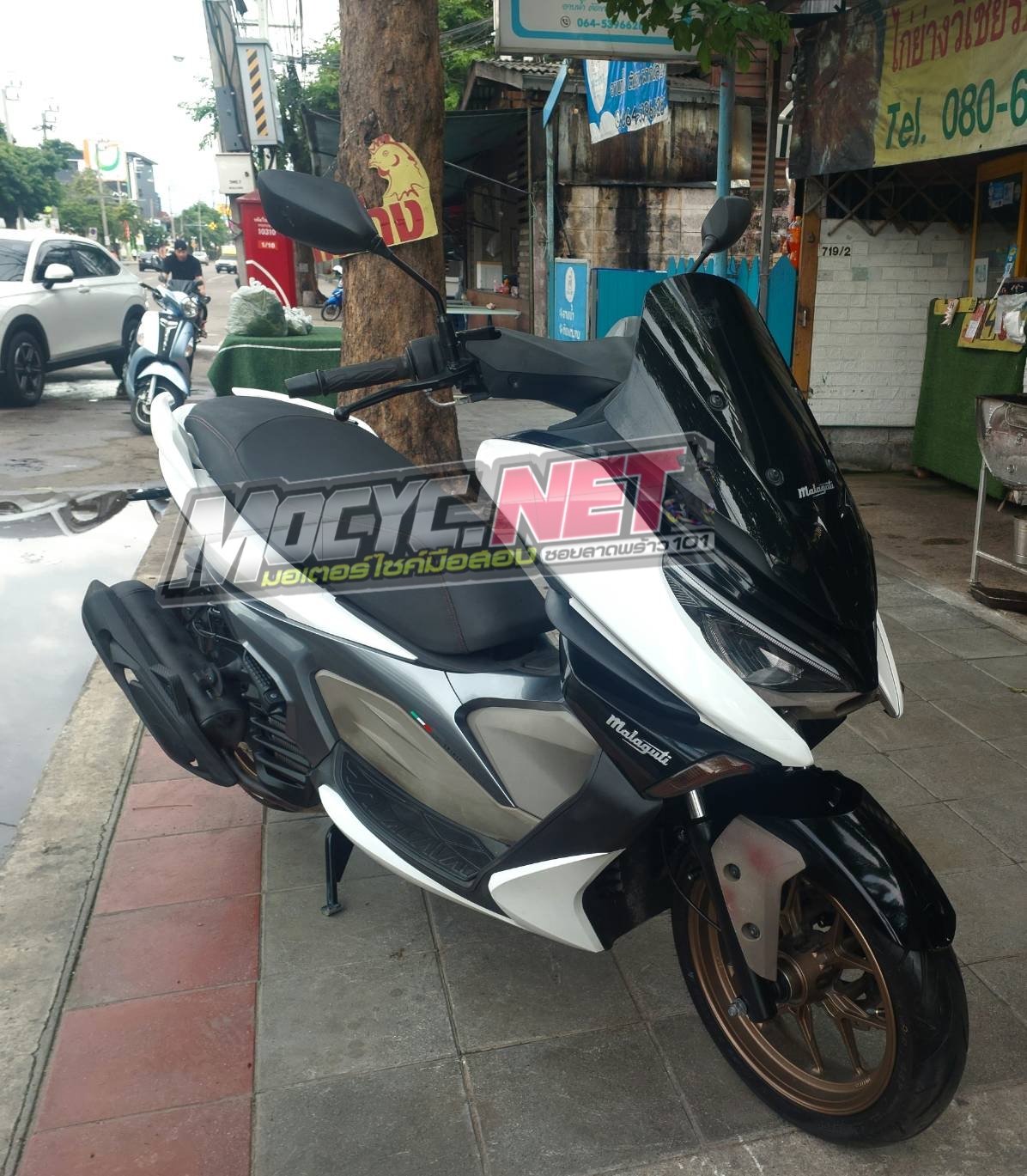 (ปิดการขาย) malaguti Madison 150 สีขาวพิมพ์นิยม สวยสะอาดตา