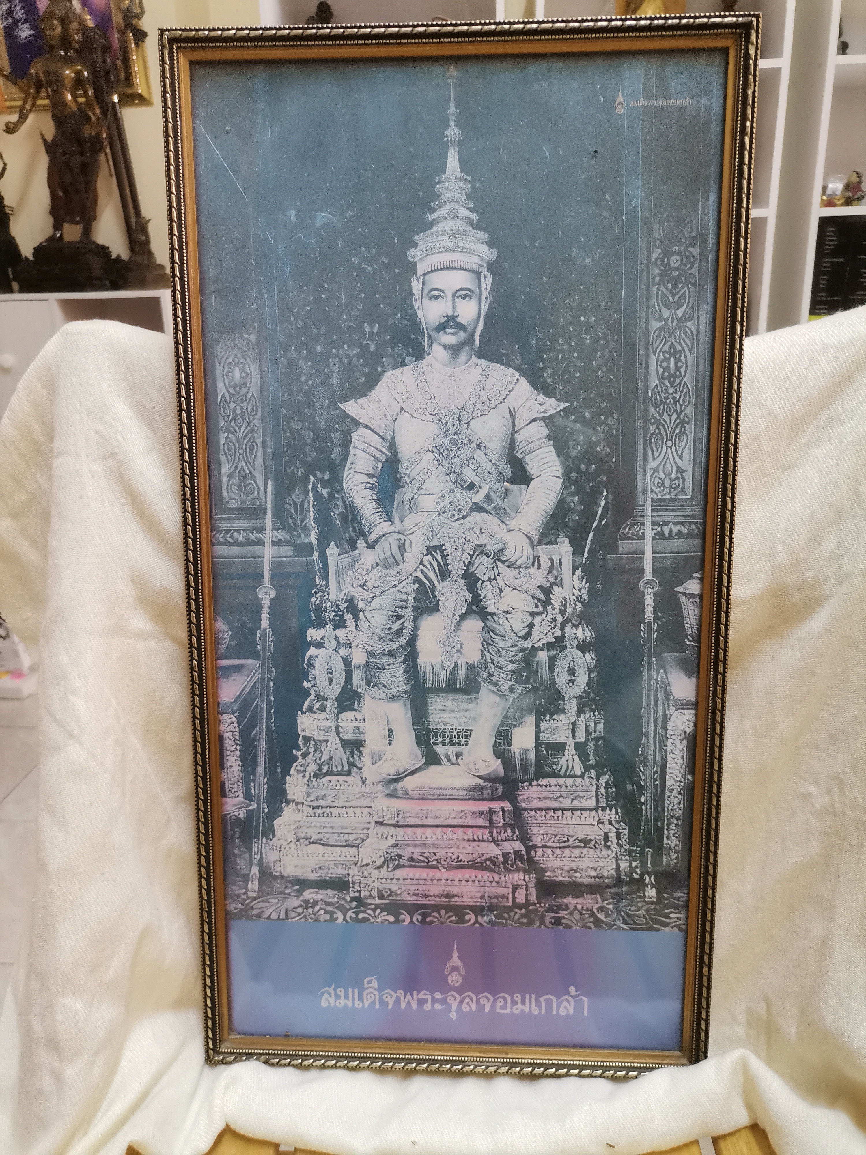 พระบรมฉายาลักษณ์ รัชกาลที่ 5 วัดอัมพวัน พร้อมกรอบ
