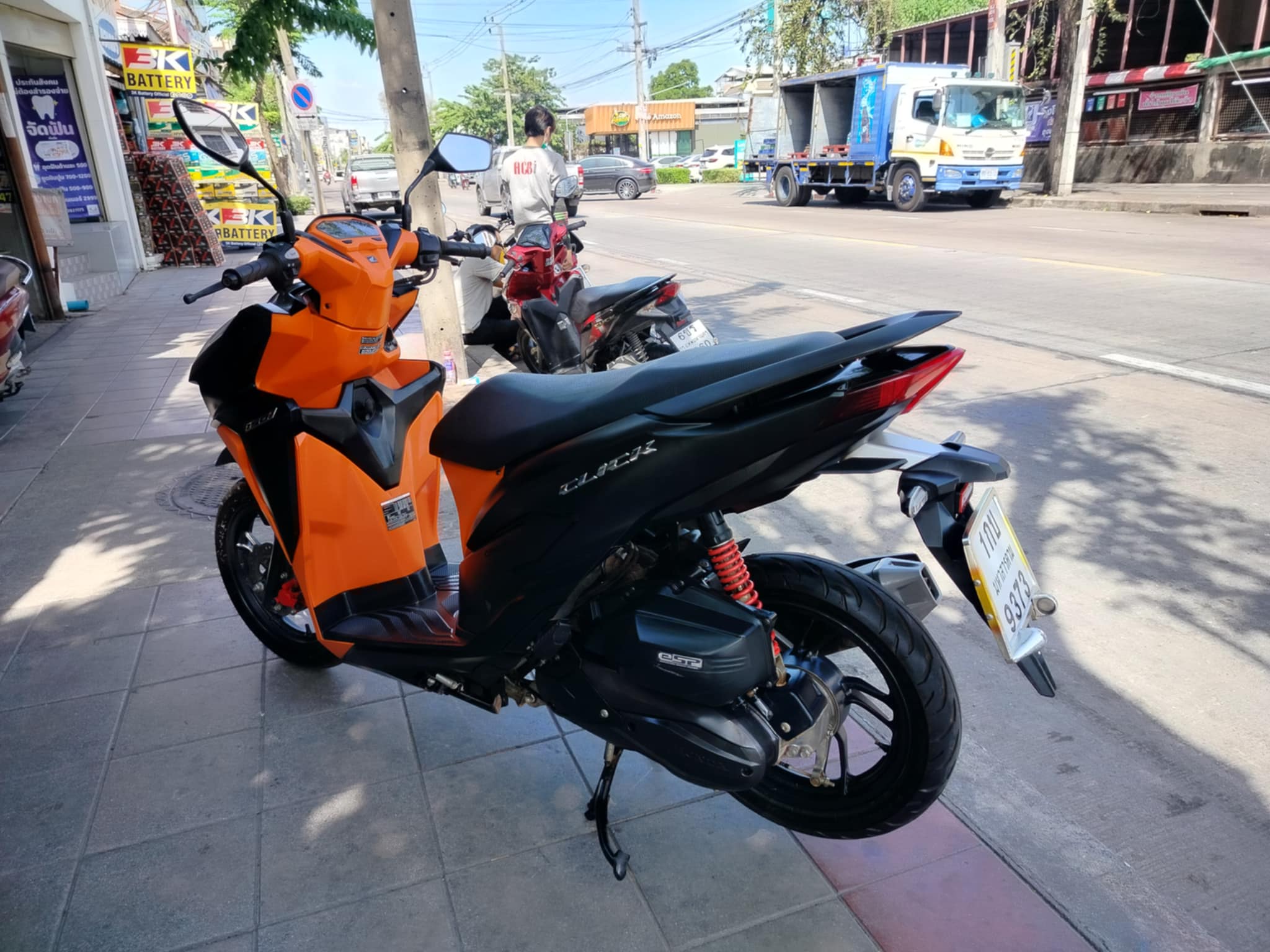 (ปิดการขายครับ) ลูกค้าประจำจัดไปอีก 1 คัน click 150 สีดำส้ม 2019