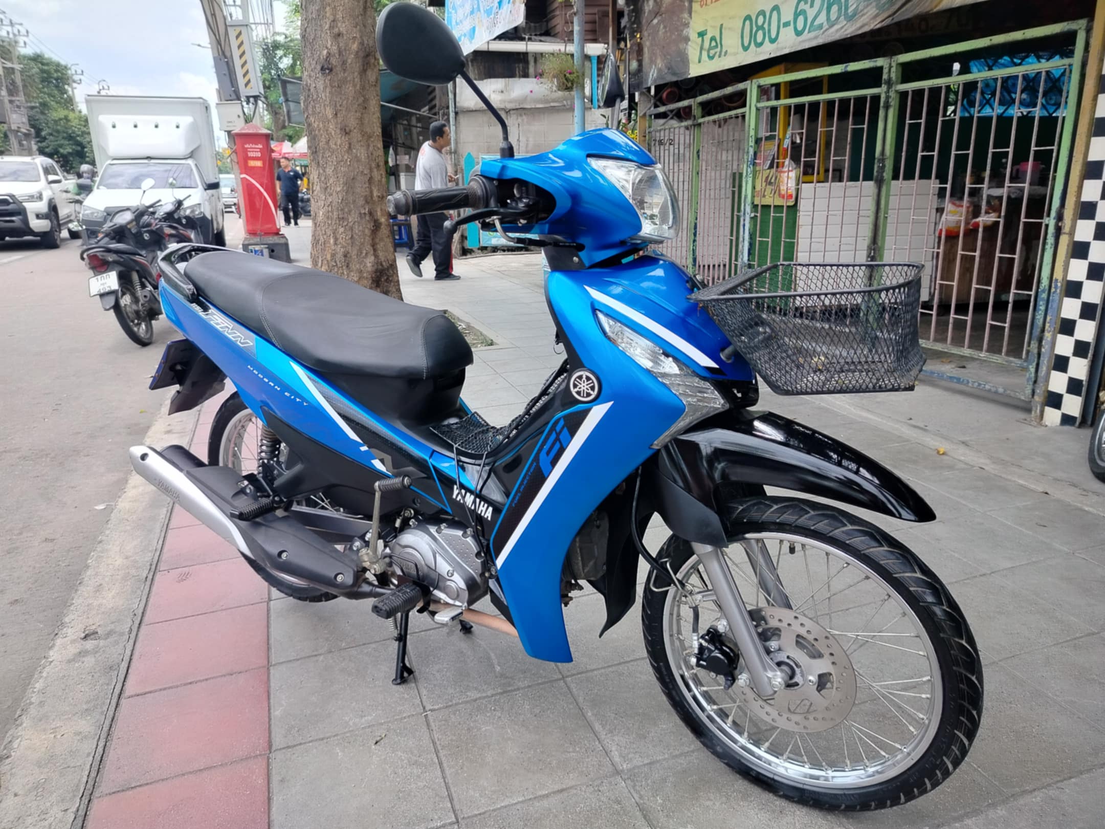 yamaha finn สีน้ำเงิน สตาร์ทมือ ปี 2021