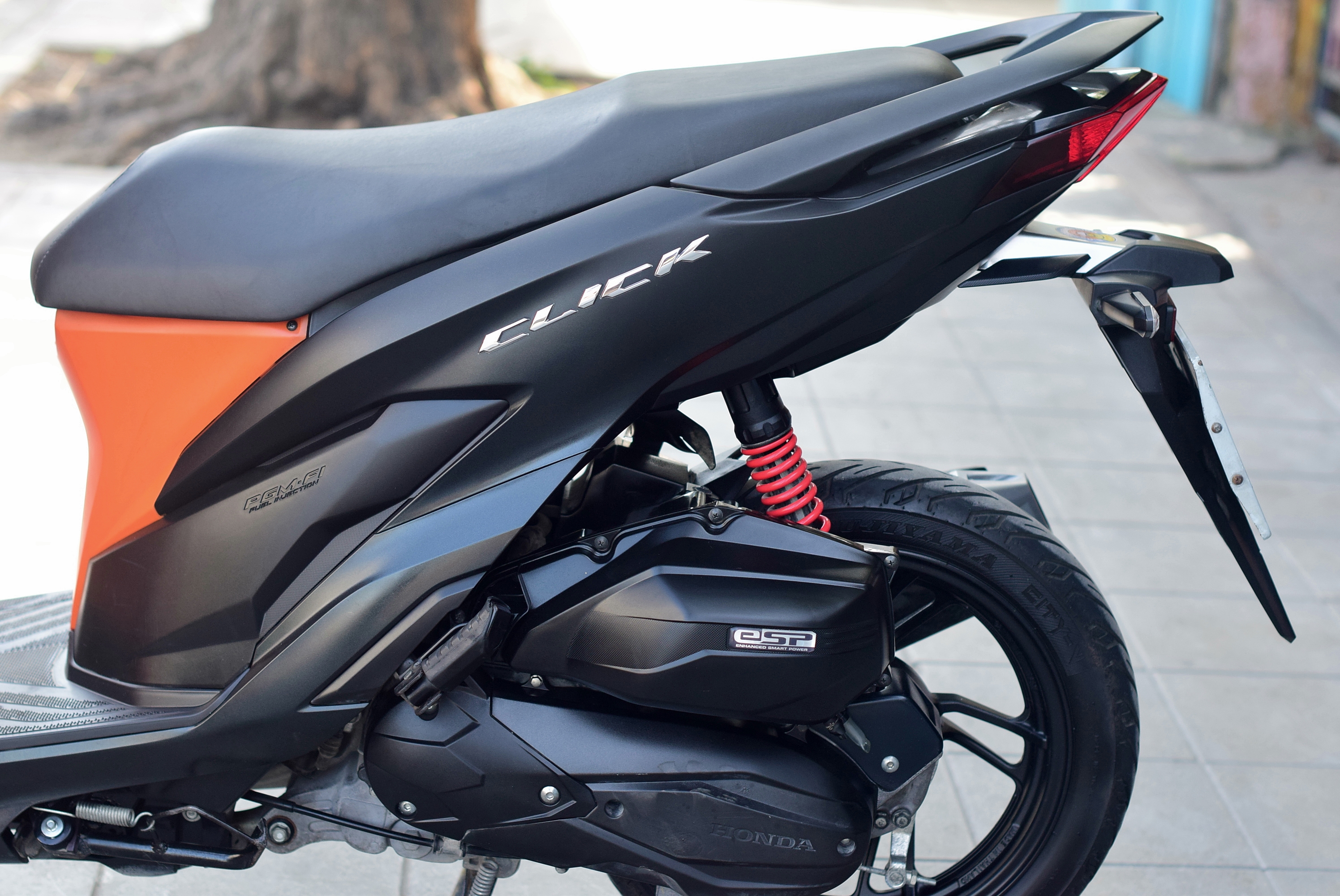 (ปิดการครับ)click 150 สีดำส้ม ปี 2020 กุญแจรีโมท