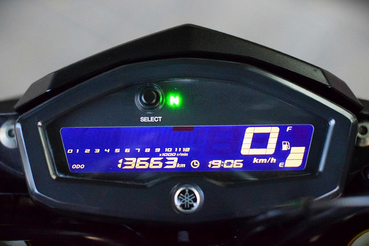 (ส่ให้เรียบร้อย) M slaz สีเทาเข้ม dark Edition