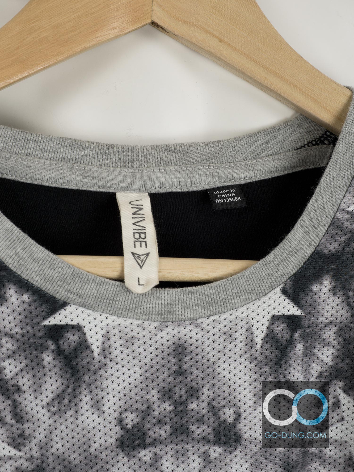 ขาย เสื้อยืดผ้าบาง รุ่นเก่า ผ้าผสม โพลี ยี่ห้อ UNIVIBE