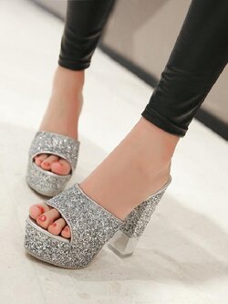 พรีออเดอร์ รองเท้าส้นสูง 32-43 รหัส F-6330