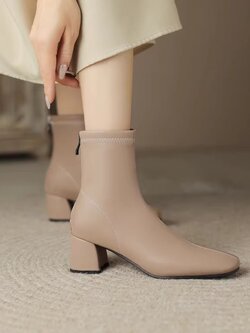 พรีออเดอร์ รองเท้าบูทส้นสูงแฟชั่น รองเท้าบูทส้นสูงไซส์ใหญ่ รองเท้าบูทส้นสูงไซส์เล็ก 32-46